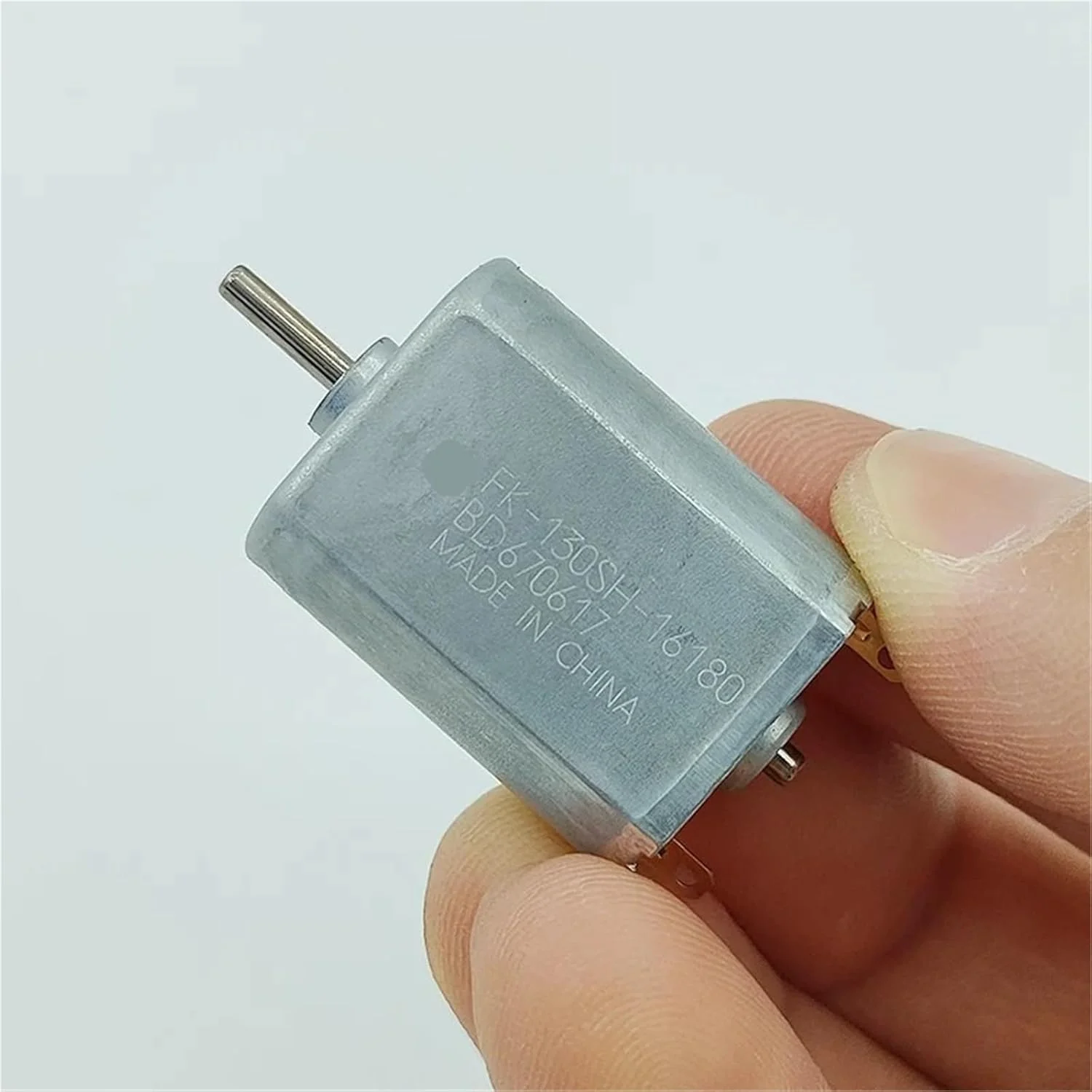 موتور DC مینی 130 مدل FK-130SH-16180، 3-6 ولت، 9300 دور در دقیقه، برس کربنی، 1 عدد