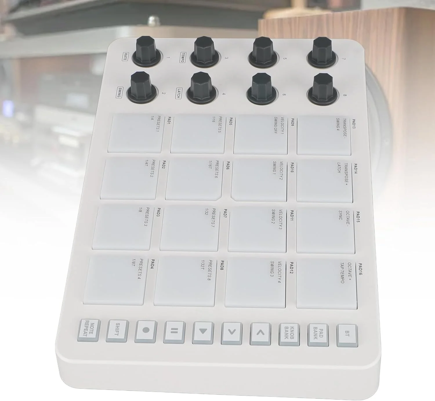 کنترلر MIDI بی‌سیم با 16 پد با نور پس‌زمینه RGB و 8 دکمه قابل تنظیم USB MIDI Pad Controller برای GarageBand Grund Studio One رنگ: مشکی