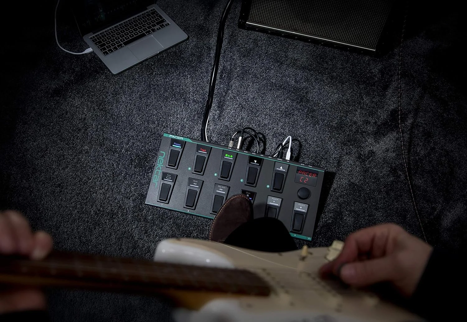 کنترلر پدالی MIDI با USB نکتر Pacer با یکپارچگی DAW نکتر، مشکی