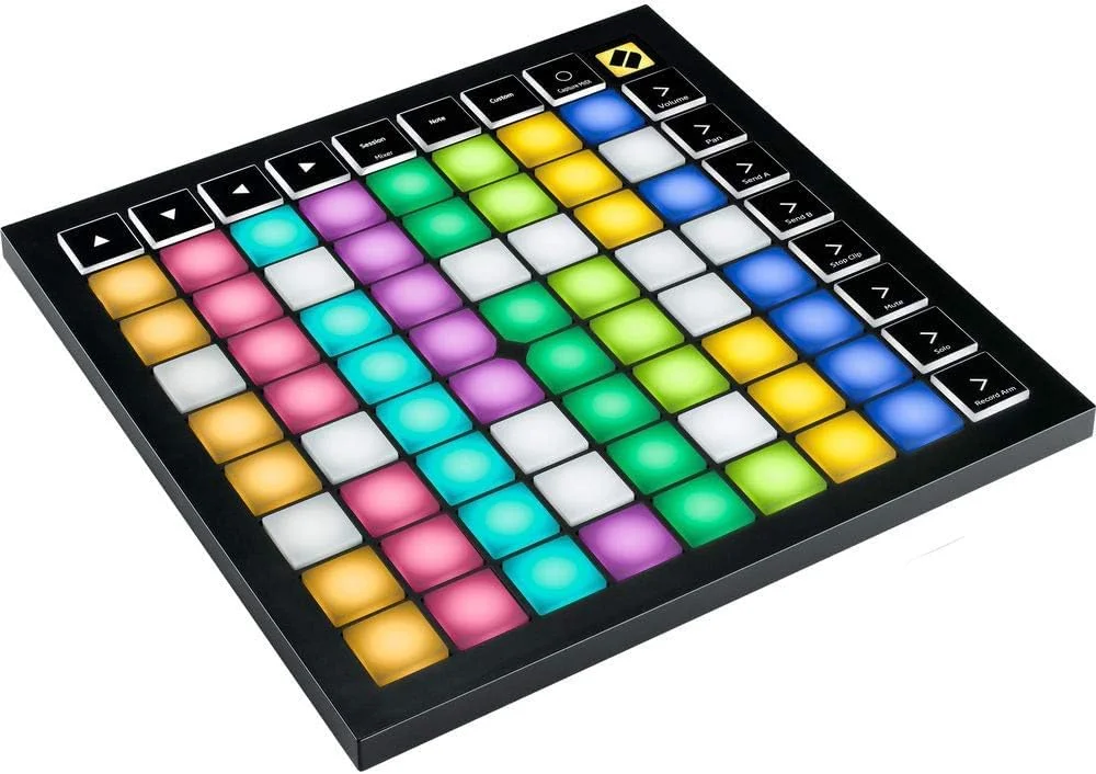کنترلر میدی گرید Novation Launchpad X برای Ableton Live/Logic Pro — کنترل آسان، پخش نت پویا، حالت‌های مقیاس