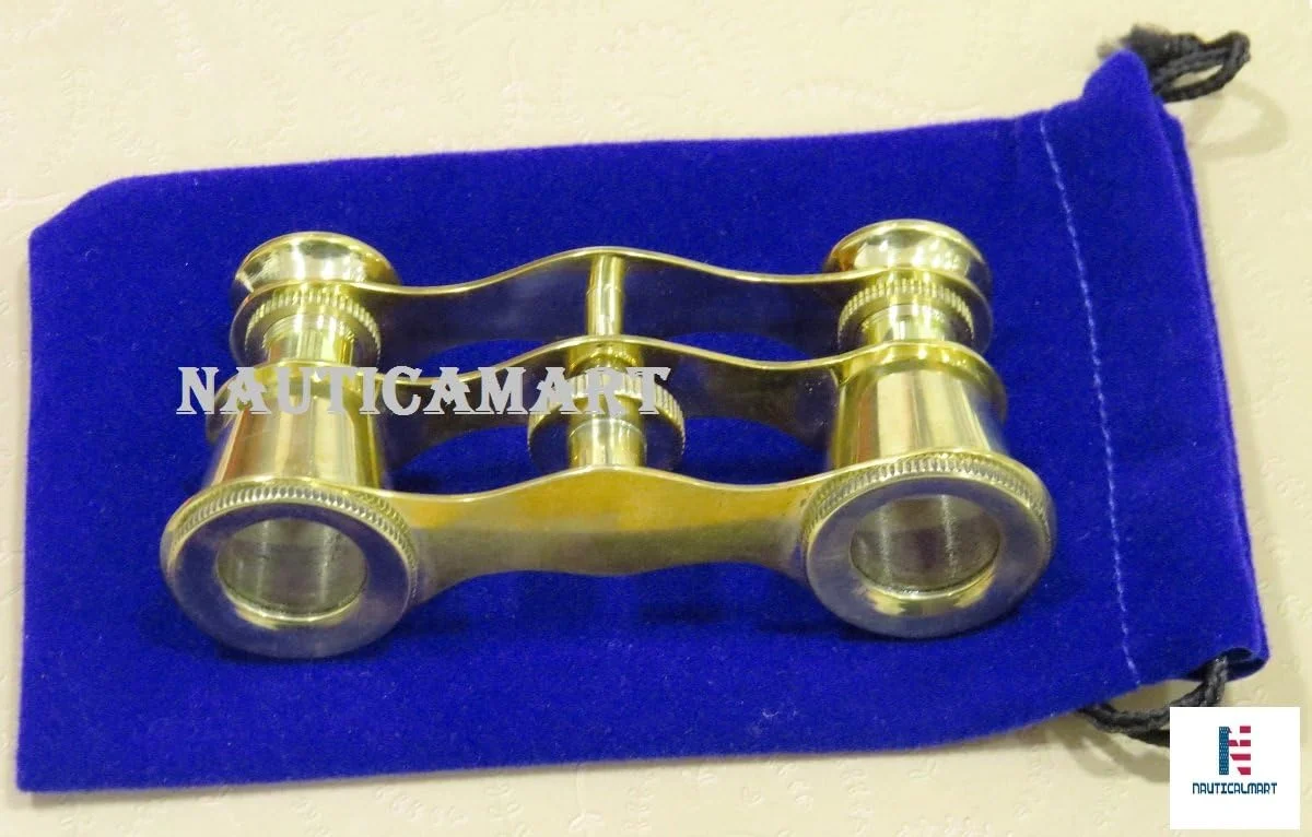 دوربین تئاتری برنجی قدیمی به همراه جعبه آبی دوربین تئاتری برنجی قدیمی به همراه جعبه آبی