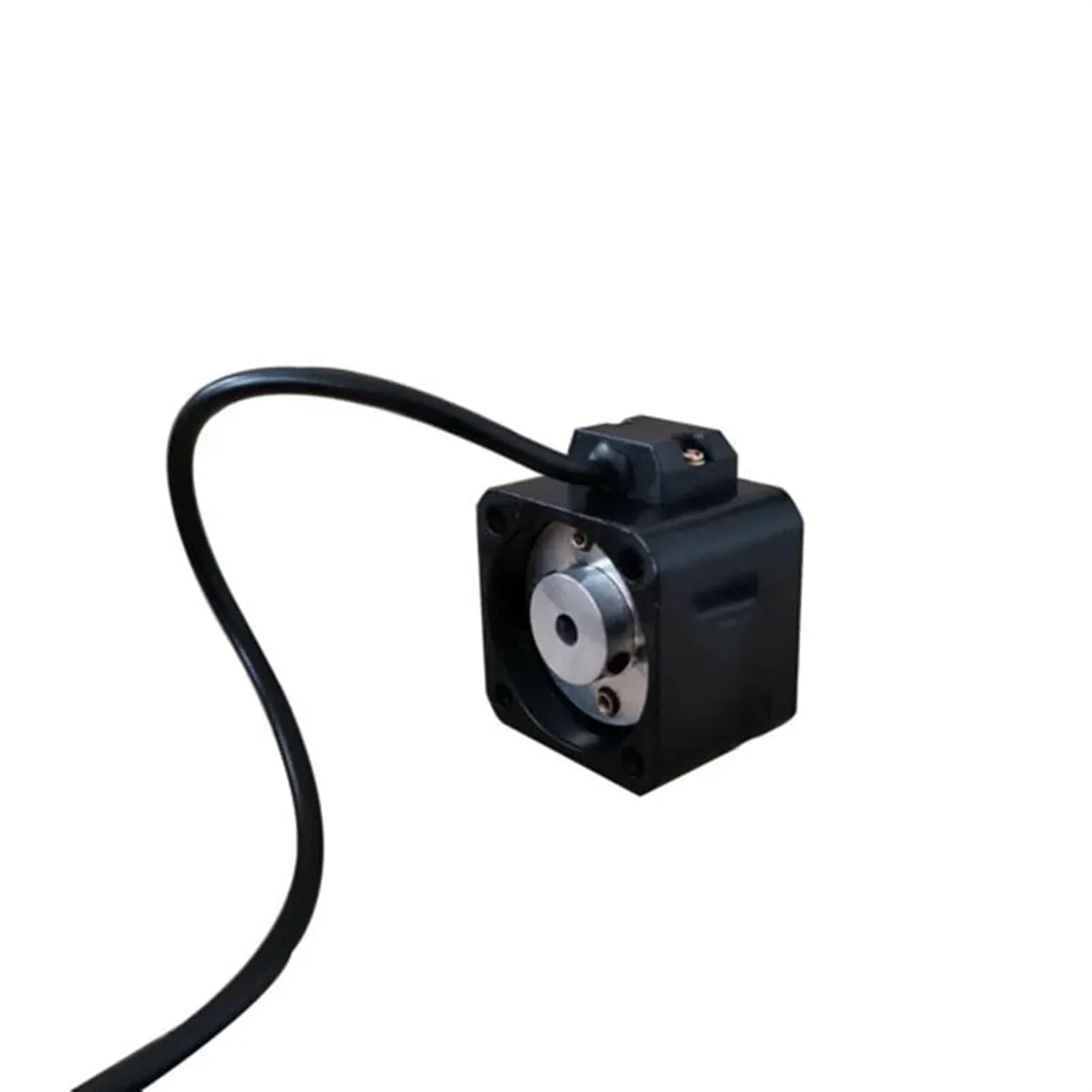 یک عدد موتور پله‌ای ترمزد دار Nema 17، ترمز آهنربای دائم 24 ولت DC، موتور پله‌ای مربعی 42x42 میلی‌متری با ترمز، سوراخ شفت 5 میلی‌متری درایور ماشین