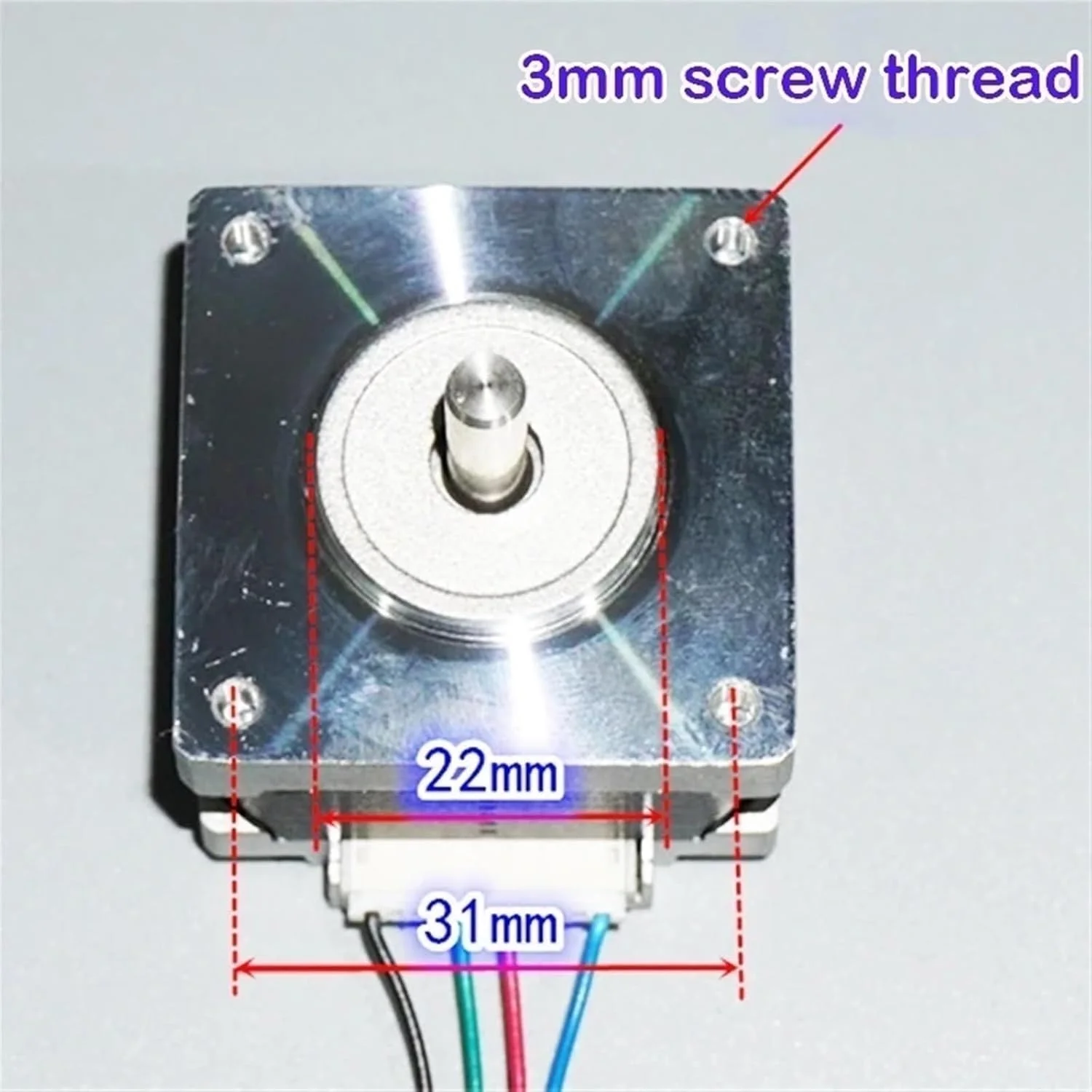 یک عدد موتور پله ای فلنج دار 39x39 میلی متری 1.8 درجه 12-24 ولت DC 0.7 آمپر 0.2 نیوتن متر 2 فاز 4 سیم موتور پله ای Nema 16 شفت 5 میلی متری