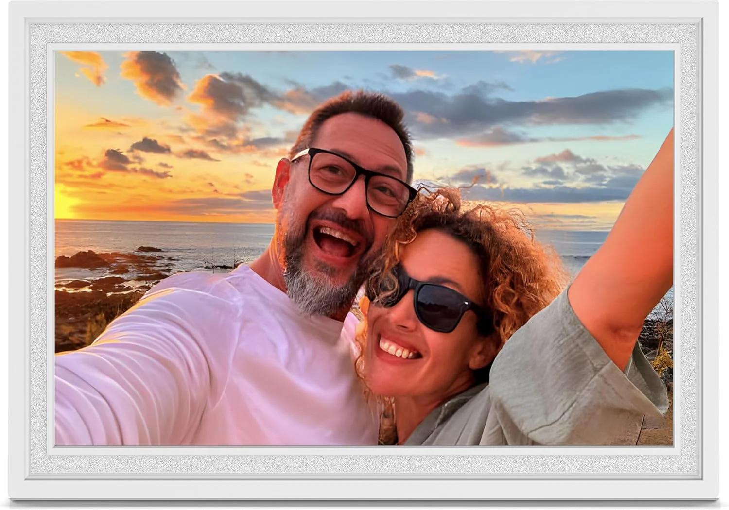 قاب عکس دیجیتال وای فای، قاب عکس دیجیتال Frameo با صفحه نمایش لمسی HD 1280*800 اینچی، حافظه 32 گیگابایتی، چرخش خودکار، اشتراک گذاری فوری عکس ها و فیلم ها، هدیه عروسی، هدیه تولد برای خانم ها، هدیه برای مادر، هدیه برای پدر