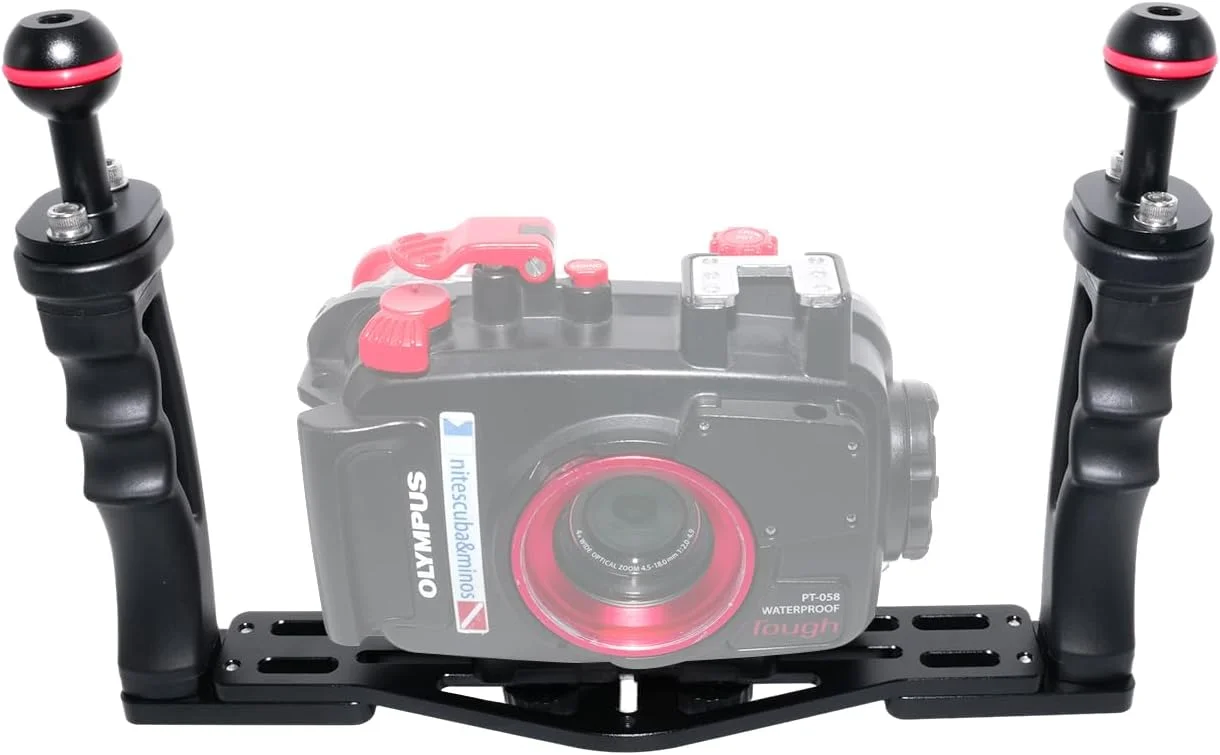 سینی دوربین زیرآبی NS10 با دستگیرههای قابل افزایش طول، براکت برای دوربینهای gopro، pt059، rx100 uw، محفظه دوربین با دستگیره نرم جهانی با مواد آلومینیومی و لاستیکی (مشکی) سینی دوربین زیرآبی NS10 با دستگیرههای قابل افزایش طول، براکت برای دوربینهای gopro، pt059، rx100 uw، محفظه دوربین با دستگیره نرم جهانی با مواد آلومینیومی و لاستیکی (مشکی)