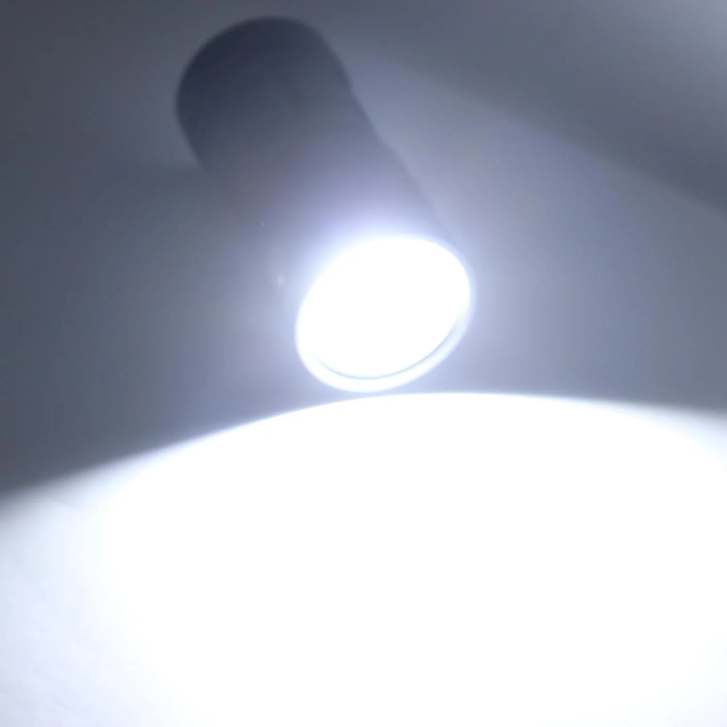 چراغ قوه زیر آب، روشنایی خروجی 10000 لومن، چراغ های ویدیویی غواصی مقاوم در برابر ضربه و خراش تا ارتفاع 1.5 متری، چراغ های زیردریایی برای ورزش های آبی