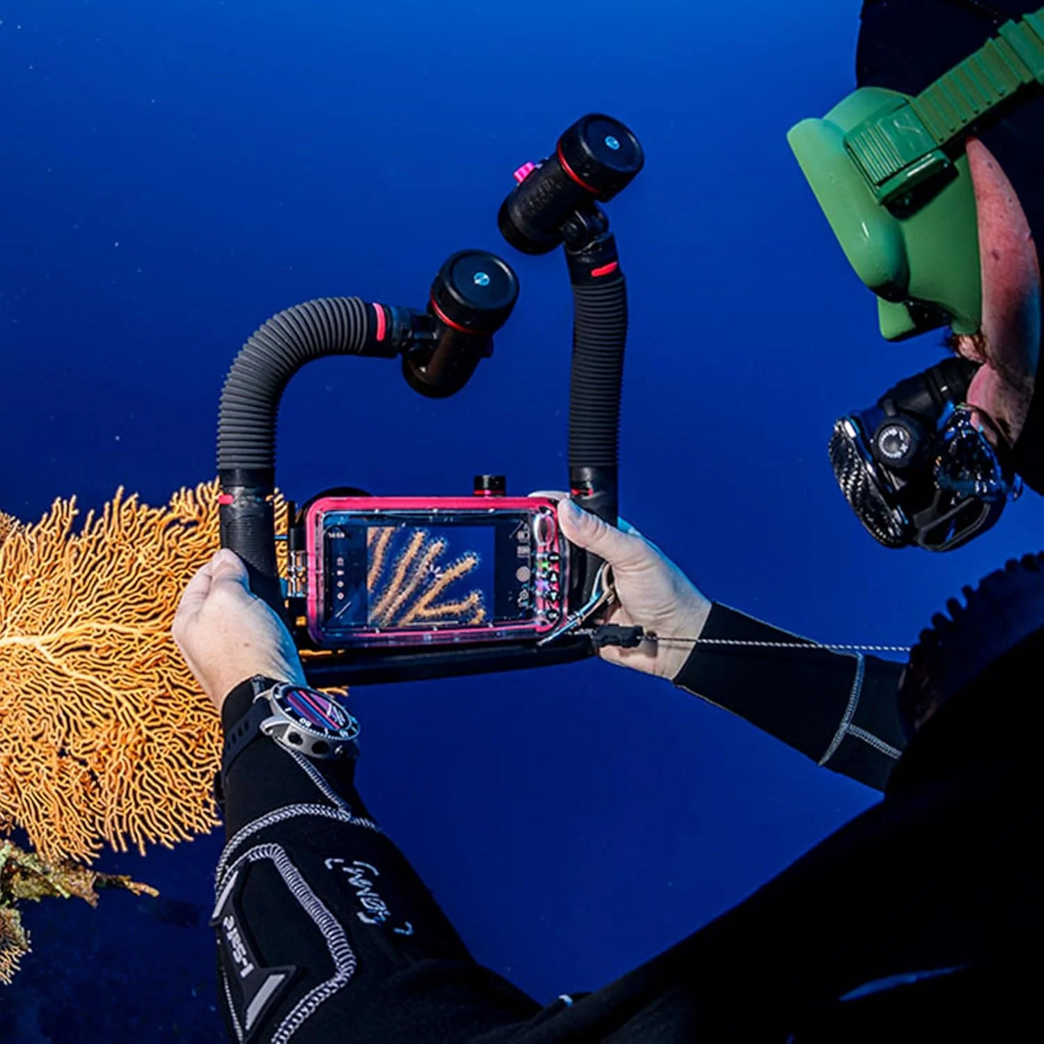 مجموعه تقویت رنگ Sea Dragon Duo 6000F برای عکس ها و فیلم های زیر آب، دو چراغ قدرتمند 3000 لومن، تنظیم دمای رنگ و کنترل روشنایی