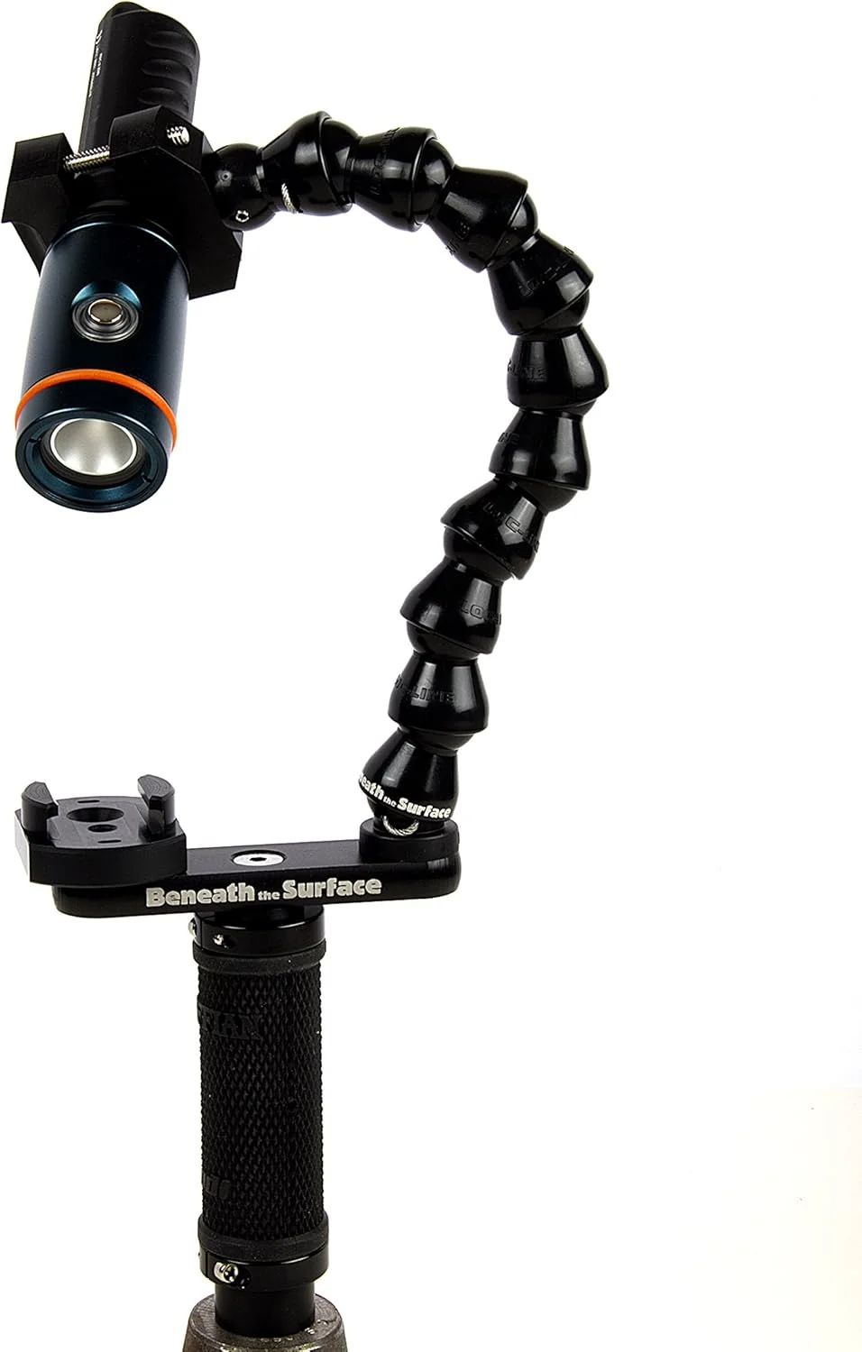 چراغ غواصی ADEPTUS Adventus Light Orion 700+ به همراه سینی BTS (مناسب برای GoPro، Intova یا Sonny) چراغ غواصی ADEPTUS Adventus Light Orion 700+ به همراه سینی BTS (مناسب برای GoPro، Intova یا Sonny)