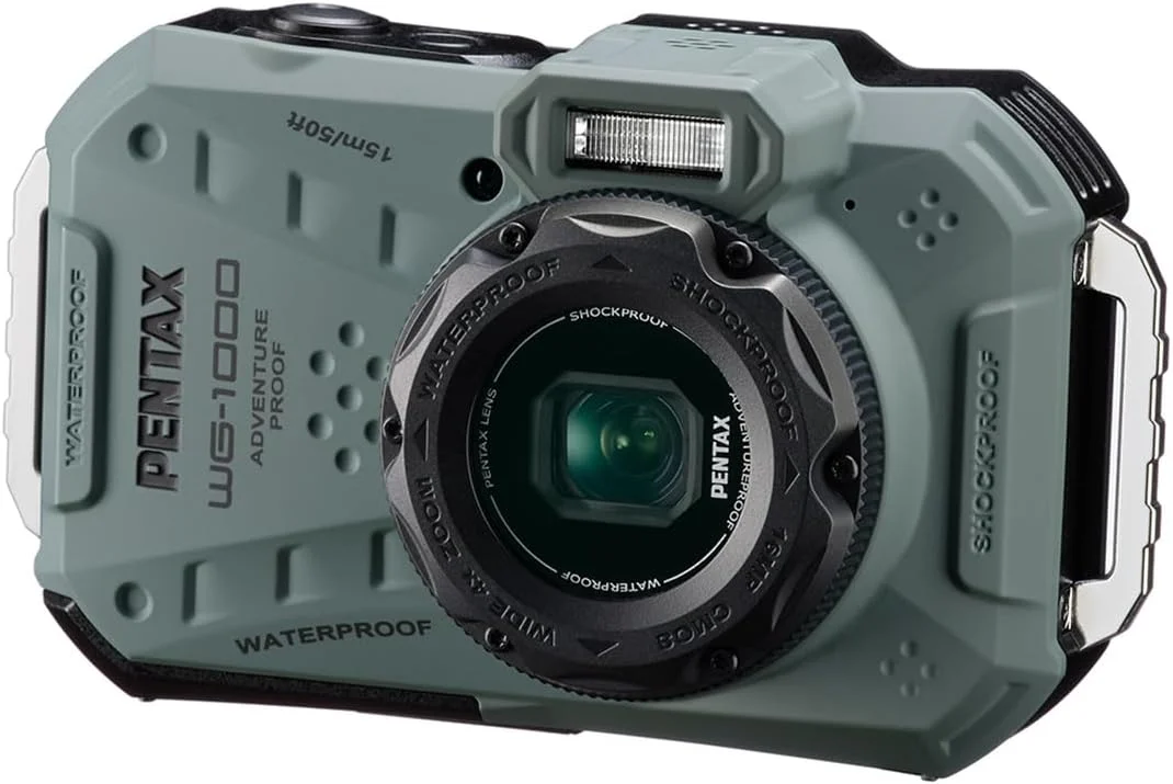 دوربین همه کاره Pentax WG-1000 - زیتونی، کیت لوازم جانبی دوربین همه کاره Pentax WG-1000 - زیتونی، کیت لوازم جانبی