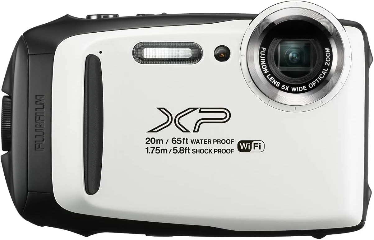 دوربین دیجیتال ضدآب فوجی فیلم FinePix XP130 به همراه کارت حافظه 16 گیگابایتی - سفید