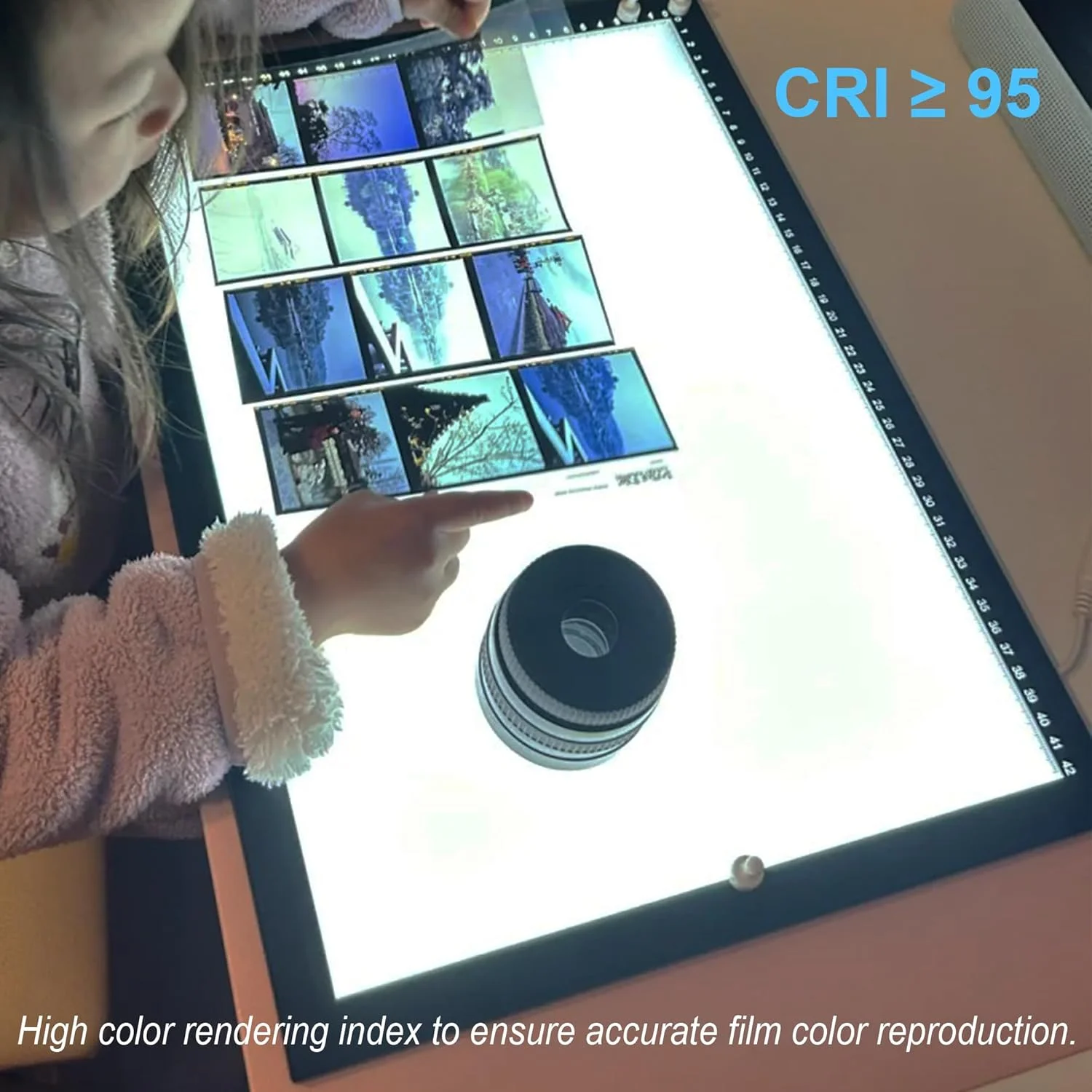 نمایشگر اسلاید A3 YCCLDIPL | جعبه نور اسکن نگاتیو فیلم و اسلایدهای قدیمی | نور پس زمینه پد نوری | نمایشگر نگاتیو | روشنایی فوق العاده نازک و بدون دست (شامل آداپتور USB) - مشکی نمایشگر اسلاید A3 YCCLDIPL | جعبه نور اسکن نگاتیو فیلم و اسلایدهای قدیمی | نور پس زمینه پد نوری | نمایشگر نگاتیو | روشنایی فوق العاده نازک و بدون دست (شامل آداپتور USB) - مشکی