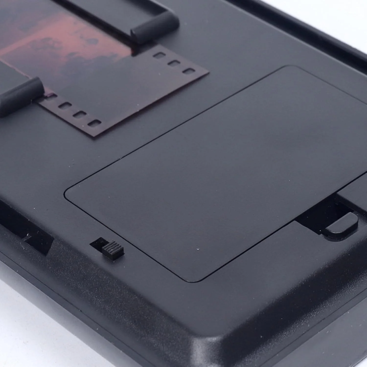 اسکنر فیلم موبایل سیکسران، نور پس زمینه LED، اسکنر نگاتیو فیلم 35 میلی متری و 135 میلی متری برای اشتراک گذاری آسان با تلفن هوشمند اسکنر فیلم موبایل سیکسران، نور پس زمینه LED، اسکنر نگاتیو فیلم 35 میلی متری و 135 میلی متری برای اشتراک گذاری آسان با تلفن هوشمند