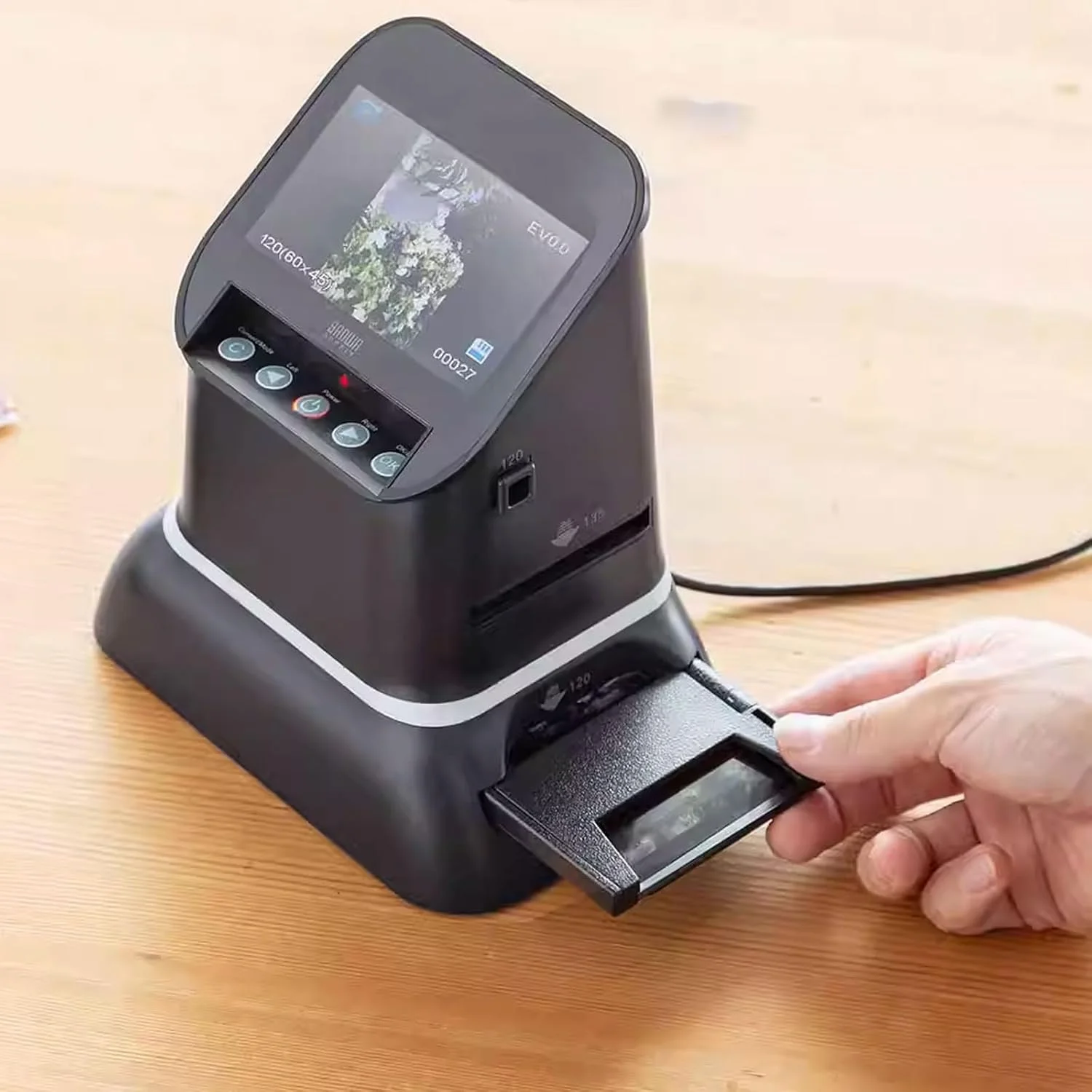 اسکنر فیلم با رزولوشن بالا 120، اسکنر اسلاید فیلم LCD 4.3 اینچی، تبدیل کننده فیلم دیجیتال 1080p، تبدیل نگاتیو و اسلاید های 35 میلی متری، 135، 126، 127 به JPEG دیجیتال، پشتیبانی از پیش نمایش، پخش و ویرایش تصویر