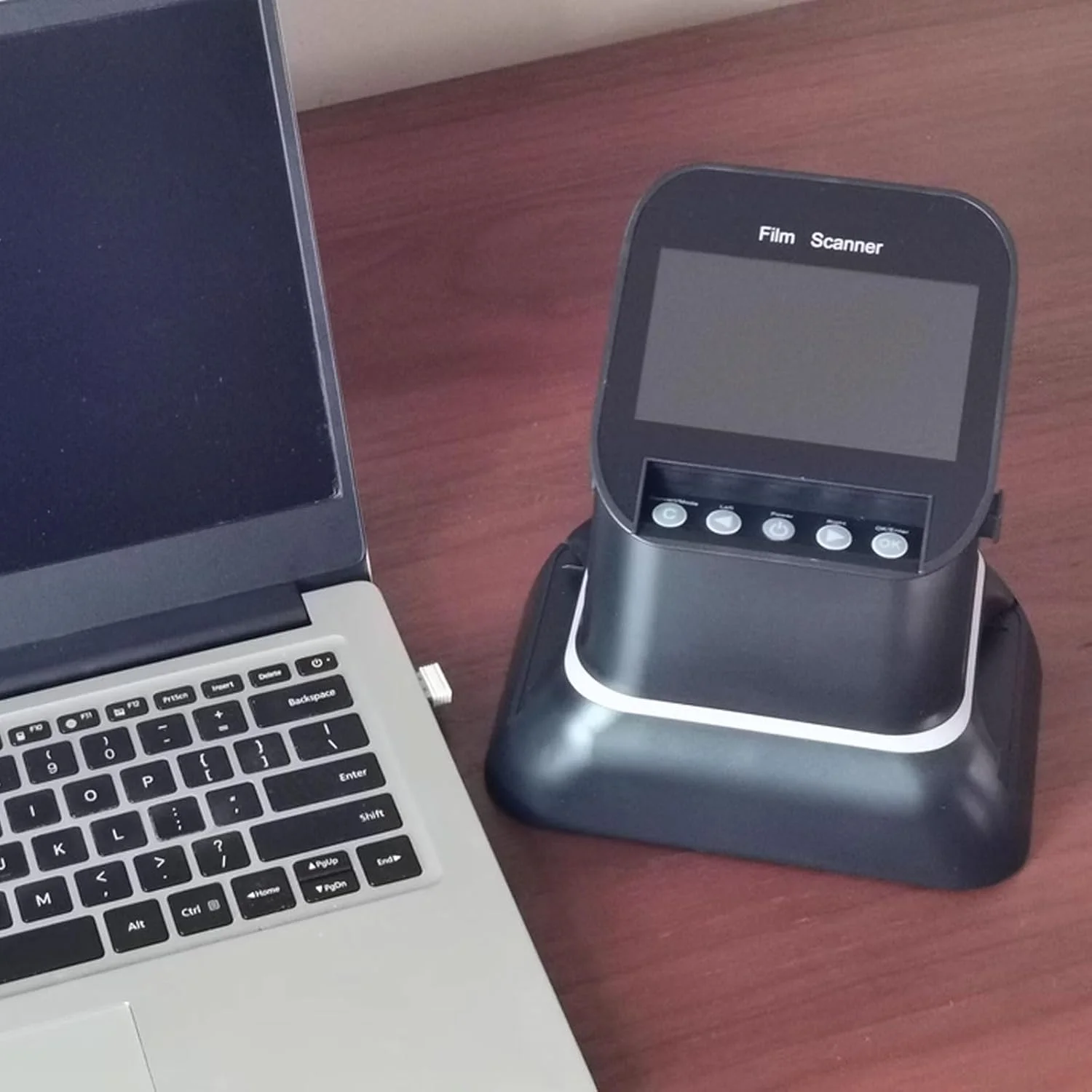 اسکنر فیلم با رزولوشن بالا 120، اسکنر اسلاید فیلم LCD 4.3 اینچی، تبدیل کننده فیلم دیجیتال 1080p، تبدیل نگاتیو و اسلاید های 35 میلی متری، 135، 126، 127 به JPEG دیجیتال، پشتیبانی از پیش نمایش، پخش و ویرایش تصویر