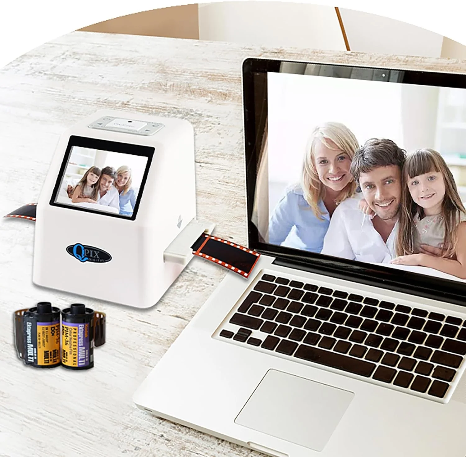 اسکنر فیلم ERICAT، اسکنر نگاتیو اسلاید با صفحه نمایش 2.4 اینچی LCD و حافظه داخلی 128 مگابایتی، تبدیل نگاتیو و اسلایدهای فیلم 135 میلی متری، 126، 110، سوپر 8 به تصاویر JPEG 20 مگاپیکسلی، برای خانواده اسکنر فیلم ERICAT، اسکنر نگاتیو اسلاید با صفحه نمایش 2.4 اینچی LCD و حافظه داخلی 128 مگابایتی، تبدیل نگاتیو و اسلایدهای فیلم 135 میلی متری، 126، 110، سوپر 8 به تصاویر JPEG 20 مگاپیکسلی، برای خانواده