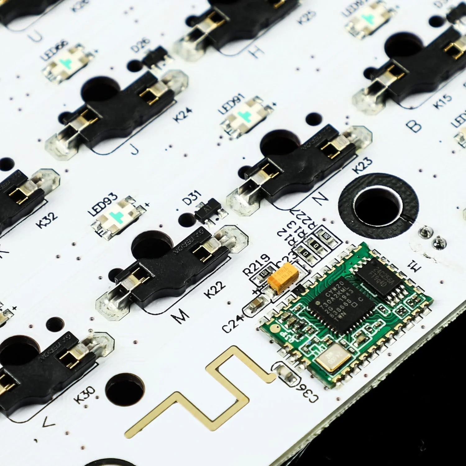 YMDK GK61s RGB PCB با قابلیت تعویض سریع کلید، درایور مستقل و اتصال سیمی Type-C ANSI (GK61s بلوتوث سیمی)