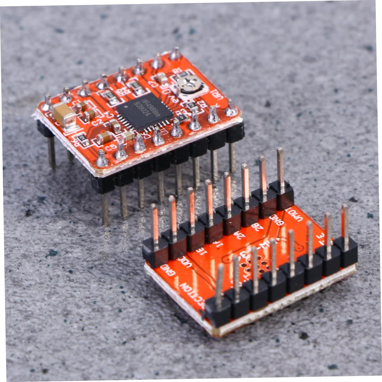 مجموعه 6 عددی درایور موتور پله ای Mobestech Reprap CNC با محافظت در برابر افزایش دما مجموعه 6 عددی درایور موتور پله ای Mobestech Reprap CNC با محافظت در برابر افزایش دما