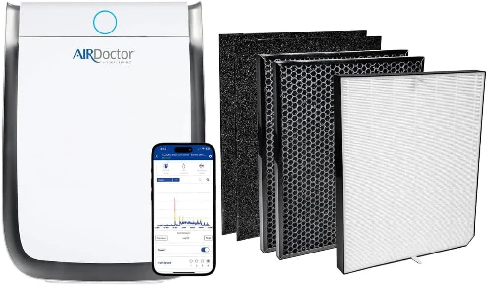 دستگاه تصفیه هوای هوشمند AIRDOCTOR 3500i برای اتاق نشیمن و اتاق خواب. دارای فیلتراسیون 3 مرحله ای با پیش فیلتر، UltraHEPA، کربن/VOC. ذرات را 100 برابر کوچکتر از استاندارد HEPA جذب می کند (AirDoctor 3500i Smart) به همراه بسته فیلتر جایگزین 1 ساله شامل 1 UltraHEPA و 2 تله کربن/گاز با پیش فیلترهای متصل.