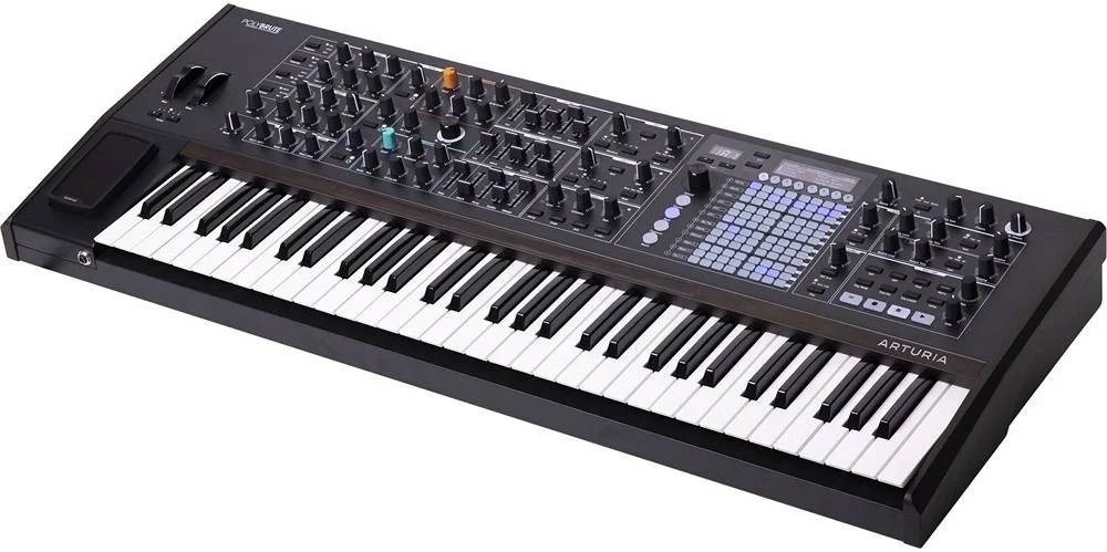 سینتی سایزر ماتریس مورفینگ آنالوگ Arturia PolyBrute Noir، کیبورد 61 کلیدی با حساسیت به Velocity و Aftertouch، 6 صدایی، کنترلر سه بعدی Morph e Touch & Pressure، افکت های دیجیتال، Wheels & Ribbon، مشکی | 551003