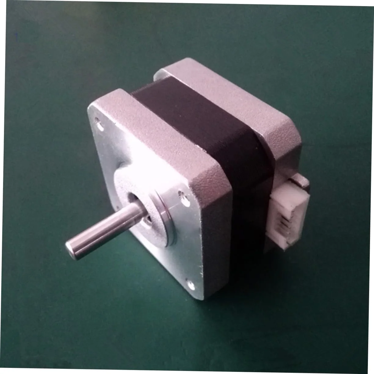 موتور پله ای 12 ولت برای کنترل دقیق پرینتر، پروژه ها و رباتیک، عملکرد گشتاور بالا، مناسب برای کاربردهای مختلف