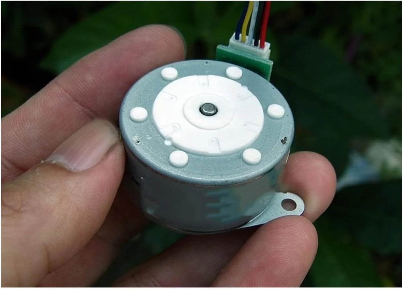 موتور پله ای دایره ای 35 میلی متری، موتور پله ای 4 فاز 5 سیمه 7.5 درجه شفت D، موتور سرگرمی 6 ولت DIY، علم DIY
