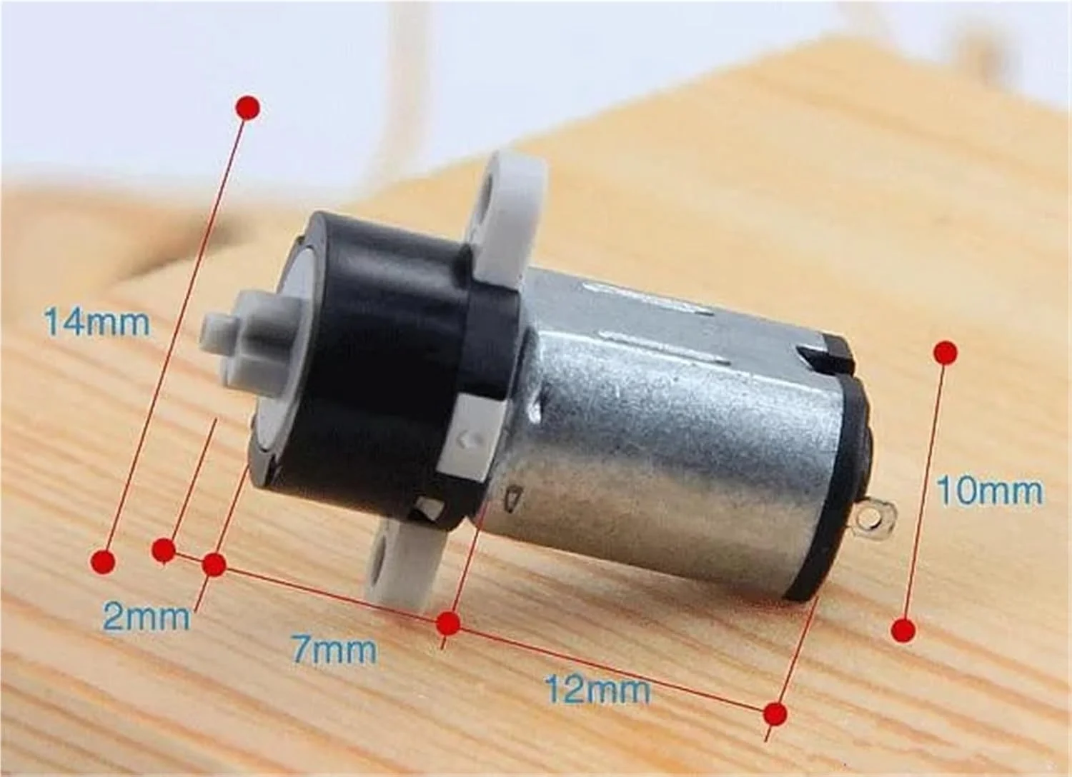 یک عدد موتور گیربکس سیاره ای 3 ولت 60 دور در دقیقه M10 شفت متقاطع 10 میلی متری 3 تا 6 ولت