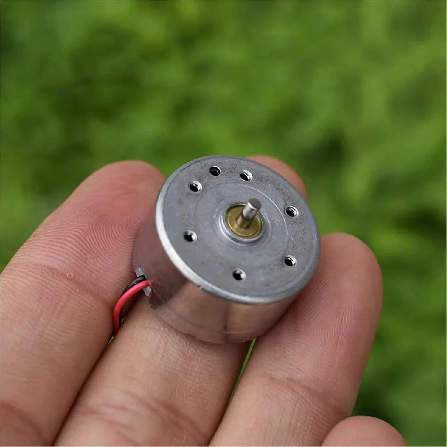 موتور مینی اسپیندل DC مدل 300CA-16220، ولتاژ 1.9-3.7 ولت، سرعت بالا 9300 دور در دقیقه، 24 میلی متر، 1 عدد