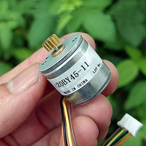 موتور پله ای مینیاتوری 20BY45 دو فاز 4 سیمه، گرد 20 میلی متری، 18 درجه، با 14 دندانه چرخ دنده مسی برای پرینتر سه بعدی، CNC، ربات