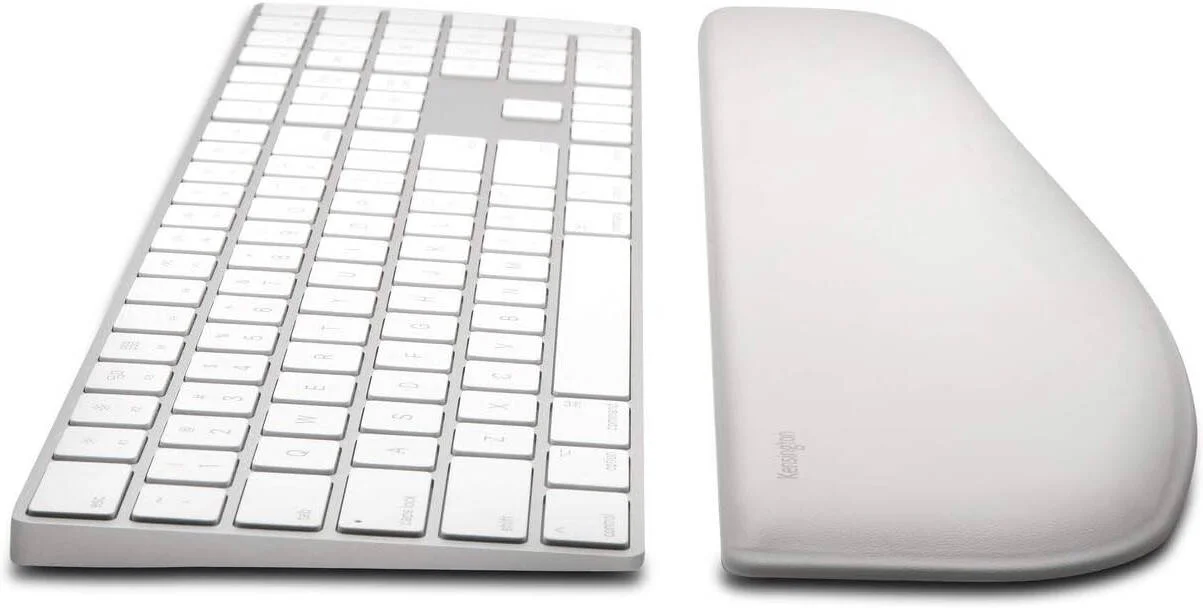 استراحتگاه مچی ارگوسافت Kensington، پشتیبانی از صفحه کلید باریک، چرم مصنوعی، تایید شده توسط متخصص ارگونومی، شکل کانتوری، طراحی حرفه ای، قابل استفاده با MacBook، iMac، Surface، دسکتاپ، خاکستری | K50434EU