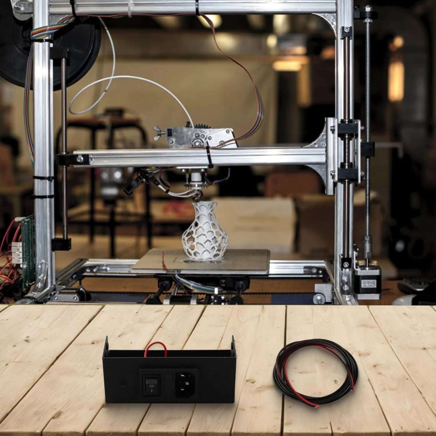 محفظه فلزی محافظ برق پرینتر سه بعدی 12V 24V 360W به همراه کابل 2 متری و سوکت نر سازگار با Ender 3 CR10 و سری های مشابه - مشکی