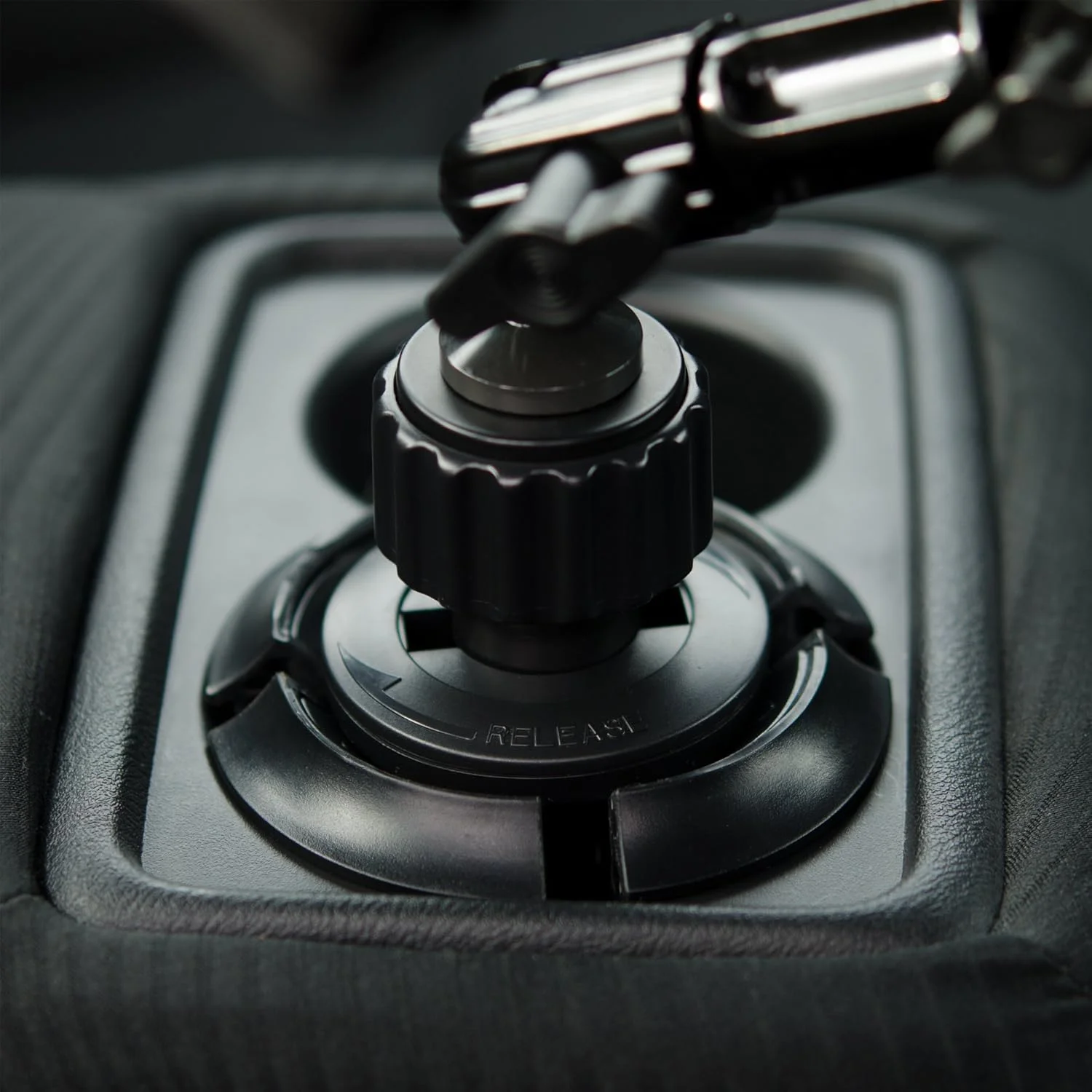 پایه نگهدارنده تبلت تاکفرم برای خودرو یا کامیون [سری Enduro] پایه سنگین ELD - بازوی آلومینیومی سه طرفه قابل تنظیم با نگهدارنده تبلت فنری جهانی