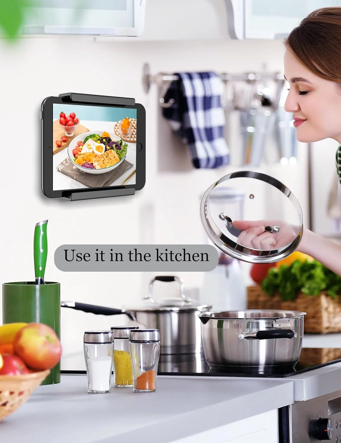 پایه دیواری تبلت برای آیپد مینی/آیپد پرو/آیپد ایر، نگهدارنده دیواری تبلت برای سامسونگ/کیندل/کتابخوان الکترونیکی، نگهدارنده دیواری گوشی برای آیفون، نصب با چسب یا پیچ (مشکی)