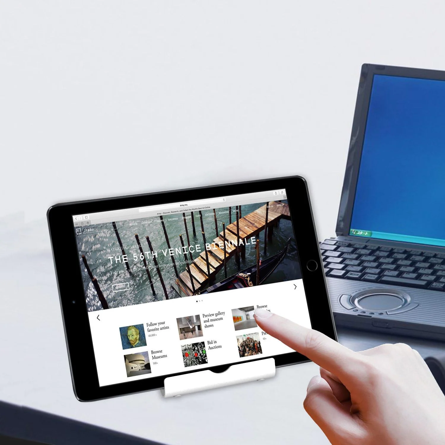 پایه تبلت JETech، نگهدارنده رومیزی قابل تنظیم و قابل حمل، داک تاشو برای آیپد/آیپد پرو/ایر/مینی، گلکسی تب A8/A7 Lite/A7/S8/S7، کیندل، تبلت/تلفن (4-11 اینچ)، نقره ای