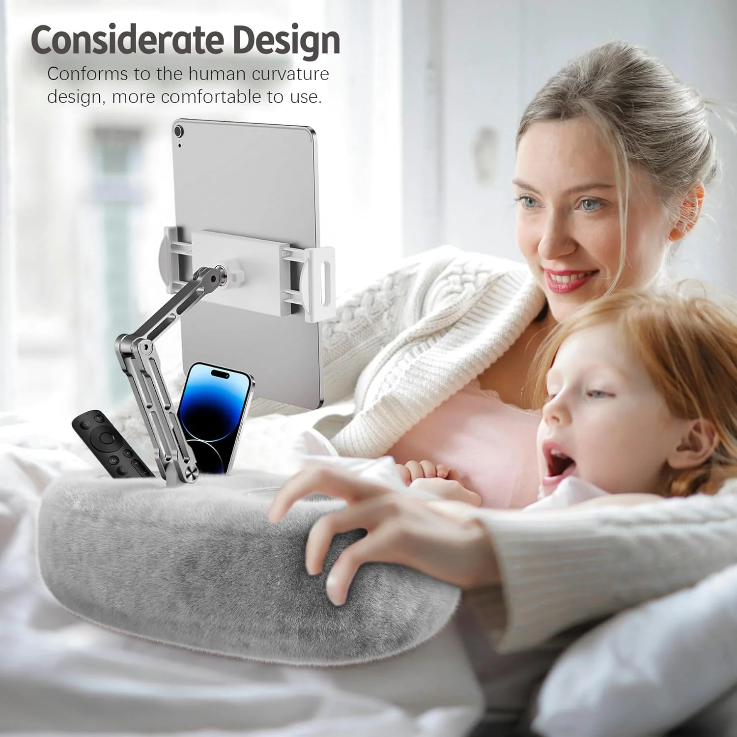 پایه تبلت و کتابخوان CreaDream مدل بالش ارتقا یافته 2025، نگهدارنده بالشتی قابل تنظیم آیپد با 2 کاسه تنقلات برای مبل تختخوابی، سازگار با تبلت، آیپد، آیفون و کتابخوان 4.7 تا 13 اینچی