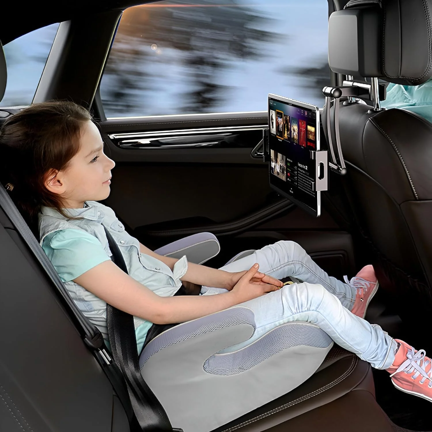نگهدارنده تبلت پشت سری خودرو - پایه تبلت قابل تنظیم برای صندلی عقب خودرو، لوازم ضروری سفر برای کودکان، مناسب برای دستگاه های 4.7 تا 12 اینچی مانند آیپد پرو، ایر، مینی، گلکسی، فایر، آیفون 16 پلاس، مشکی
