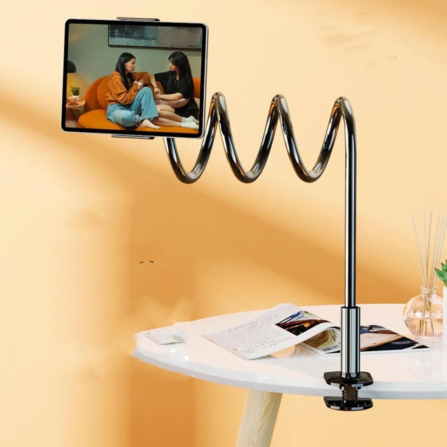 پایه نگهدارنده گوشی برای تخت، بازوی بلند انعطاف پذیر 1.38 متری، گیره نصب گوشی موبایل روی میز، پایه گوشی برای فیلمبرداری، سازگار با اکثر تلفن های همراه و آیپد - پایه گوشی برای تولید محتوا