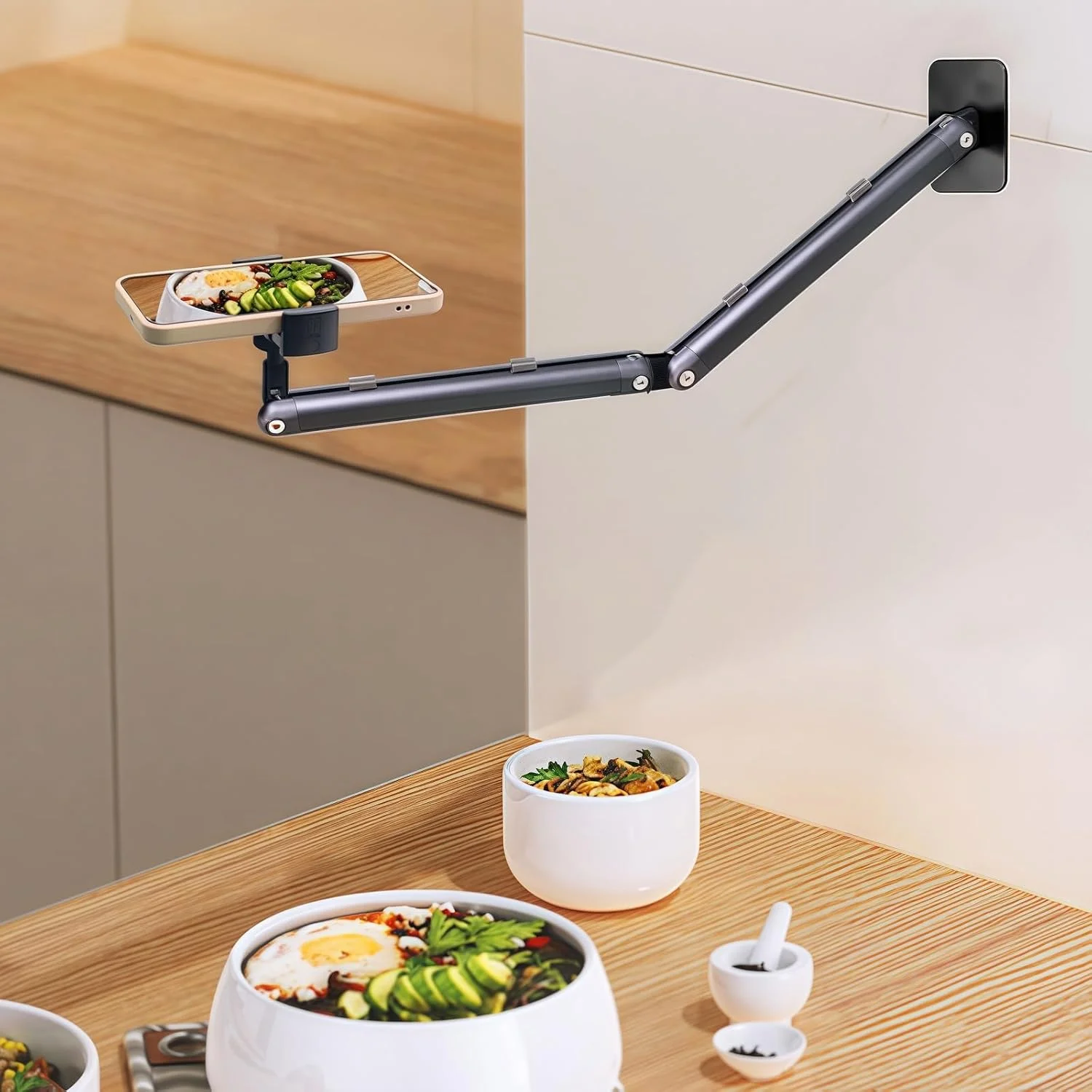 نگهدارنده دیواری تبلت Chapter Seven، بازوی چرخشی دیواری تبلت آلومینیومی قابل تنظیم و افزایش طول، مناسب برای آیپد پرو ایر مینی، گلکسی تب و همه تلفن‌ها و تبلت‌های 4.7-13 اینچی