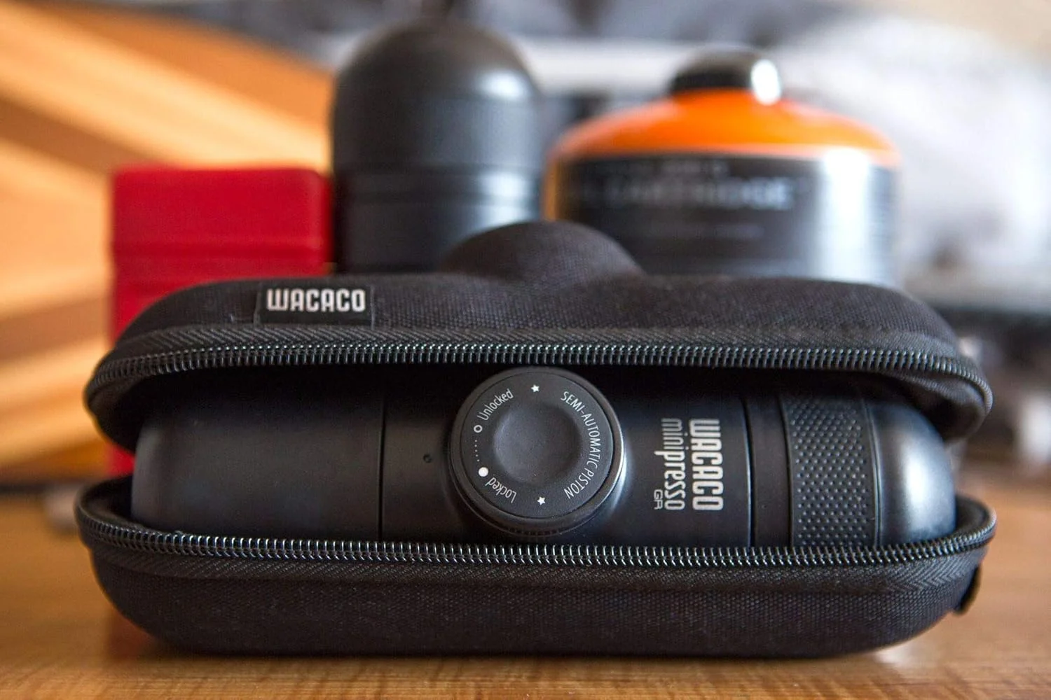 کیف محافظ واکاکو نانوپرسو - جنس EVA بادوام و آستر داخلی پارچه ای نرم - مناسب برای نانوپرسو + آداپتور NS - مشکی - سایز متوسط