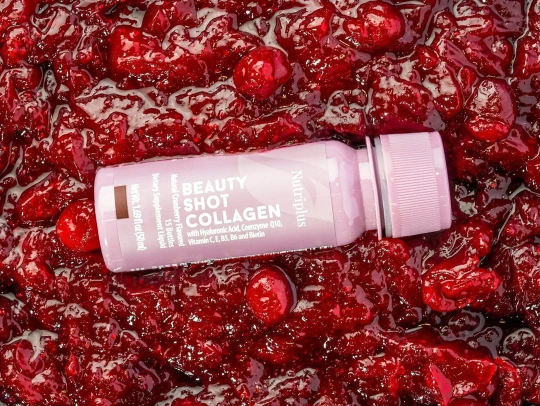 نوشیدنی کلاژن Nutriplus Beauty Shot فارماسی – کلاژن نوع I و III با اسید هیالورونیک، بیوتین و ویتامین ها، طعم کرن‌بری بدون شکر، 50 میلی لیتر x 12 عدد