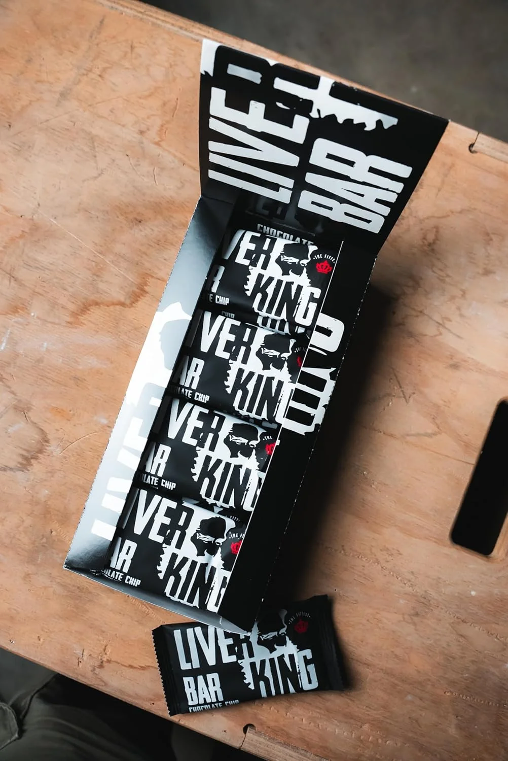 بارهای پروتئینی چیپس شکلاتی THE FITTEST – میان وعده پروتئینی با پروتئین جگر گاو، کلاژن، کراتین، الکترولیت ها و نمک هیمالیا – بارهای پروتئینی حیوانی برای سوخت تمرین، رژیم پالئو و کارنیور – 12 عدد بارهای پروتئینی چیپس شکلاتی THE FITTEST – میان وعده پروتئینی با پروتئین جگر گاو، کلاژن، کراتین، الکترولیت ها و نمک هیمالیا – بارهای پروتئینی حیوانی برای سوخت تمرین، رژیم پالئو و کارنیور – 12 عدد