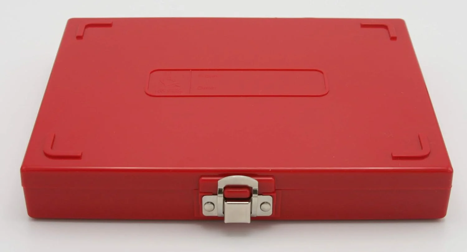 جعبه اسلاید میکروسکوپ 100 خانه با فوم قرمز Heathrow Scientific HD15994P، طول 21 سانتی‌متر x عرض 17.8 سانتی‌متر x ارتفاع 3.3 سانتی‌متر