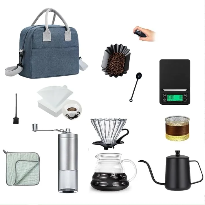 ست قهوه AccLoo V60، ست کامل 13 تکه قهوه ساز قطره ای با کارافه شیشه ای 600 میلی لیتری، کتری گردن غازی، آسیاب دستی، ترازو و کیف مسافرتی