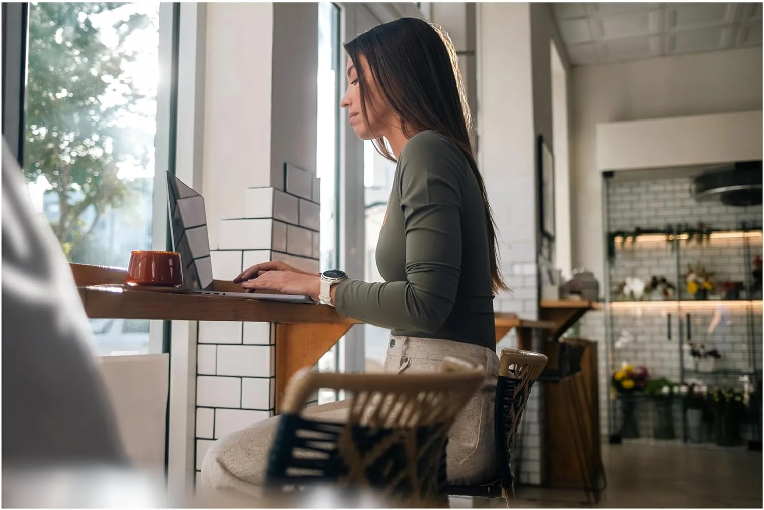 ساعت هوشمند GPS سلامت و تناسب اندام Garmin vívoactive® 6، صفحه نمایش AMOLED، تا 11 روز عمر باتری، خاکستری با بند مشکی ساعت هوشمند GPS سلامت و تناسب اندام Garmin vívoactive® 6، صفحه نمایش AMOLED، تا 11 روز عمر باتری، خاکستری با بند مشکی