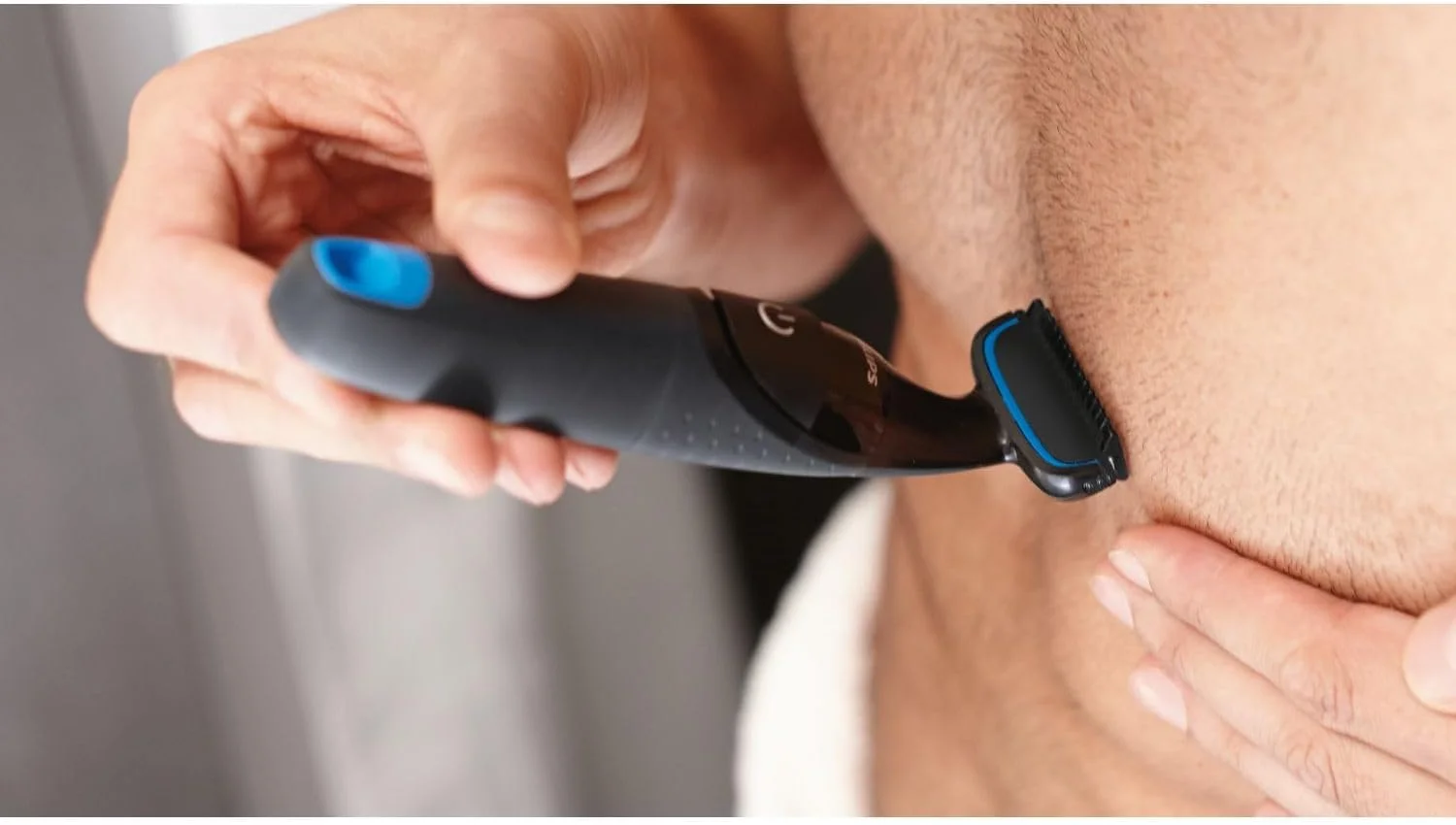 فیلیپس Bodygroom BG1024/16 | موزن ضد آب بدن | موزن دو طرفه، سیستم محافظت از پوست | شامل باتری قلمی فیلیپس Bodygroom BG1024/16 | موزن ضد آب بدن | موزن دو طرفه، سیستم محافظت از پوست | شامل باتری قلمی