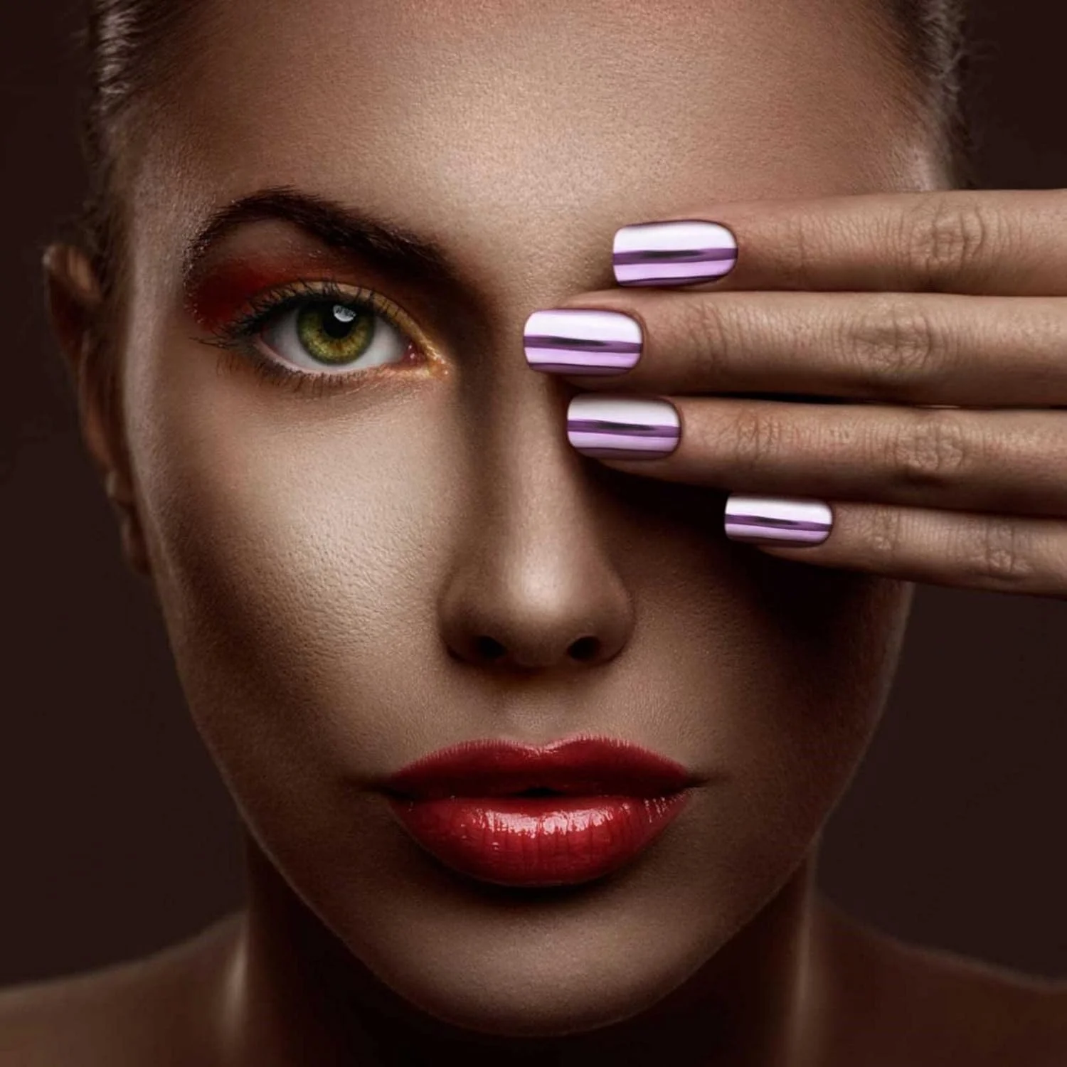 پودر کروم ناخن، پودر هولوگرافیک ناخن با جلوه آینه ای متالیک و پیگمنت رنگین کمانی، پودر اکلیلی، مناسب طراحی ناخن در خانه به همراه ابزار اسفنجی پودر کروم ناخن، پودر هولوگرافیک ناخن با جلوه آینه ای متالیک و پیگمنت رنگین کمانی، پودر اکلیلی، مناسب طراحی ناخن در خانه به همراه ابزار اسفنجی