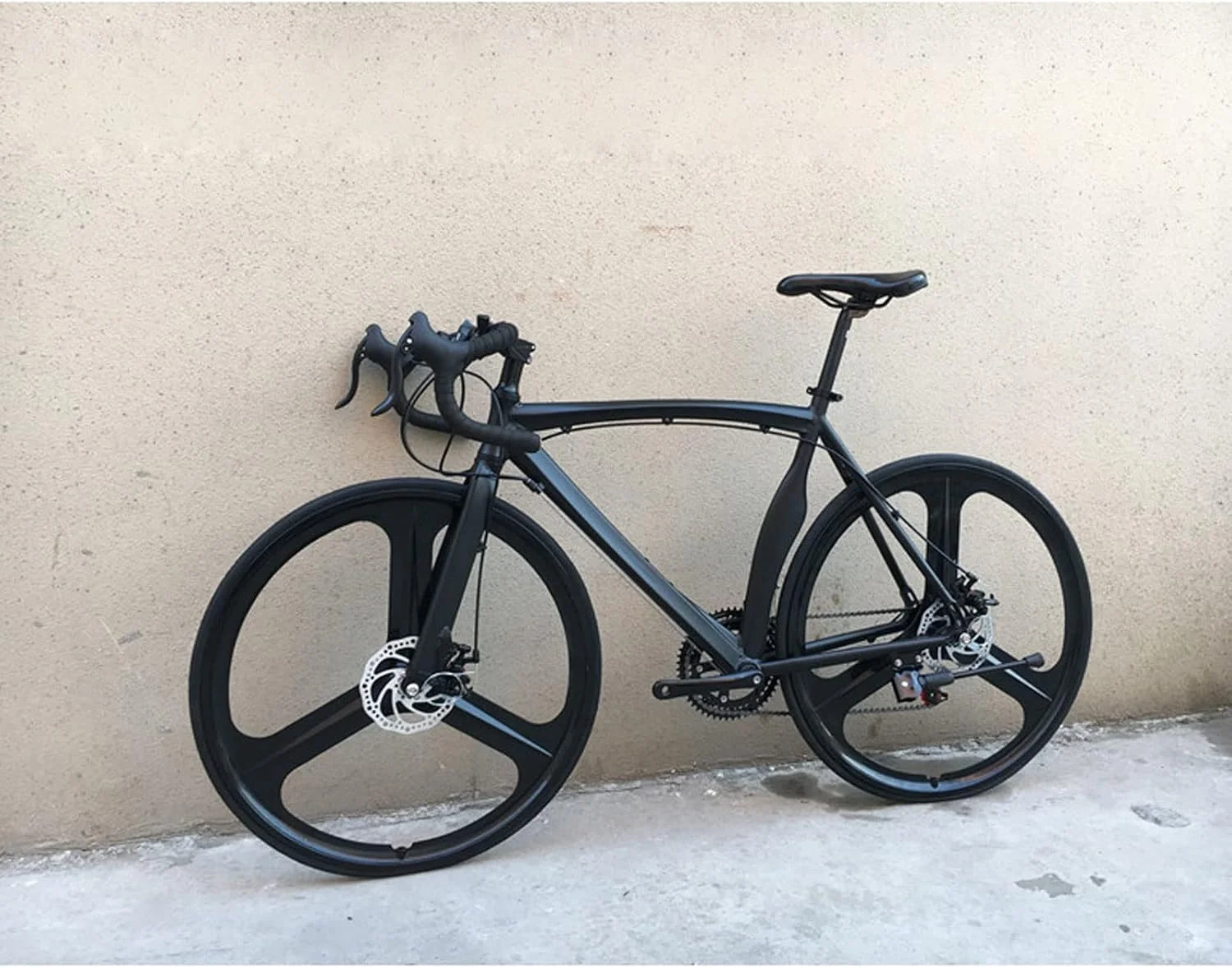 دوچرخه کورسی با طوقه های پره ای آلیاژی آلومینیومی