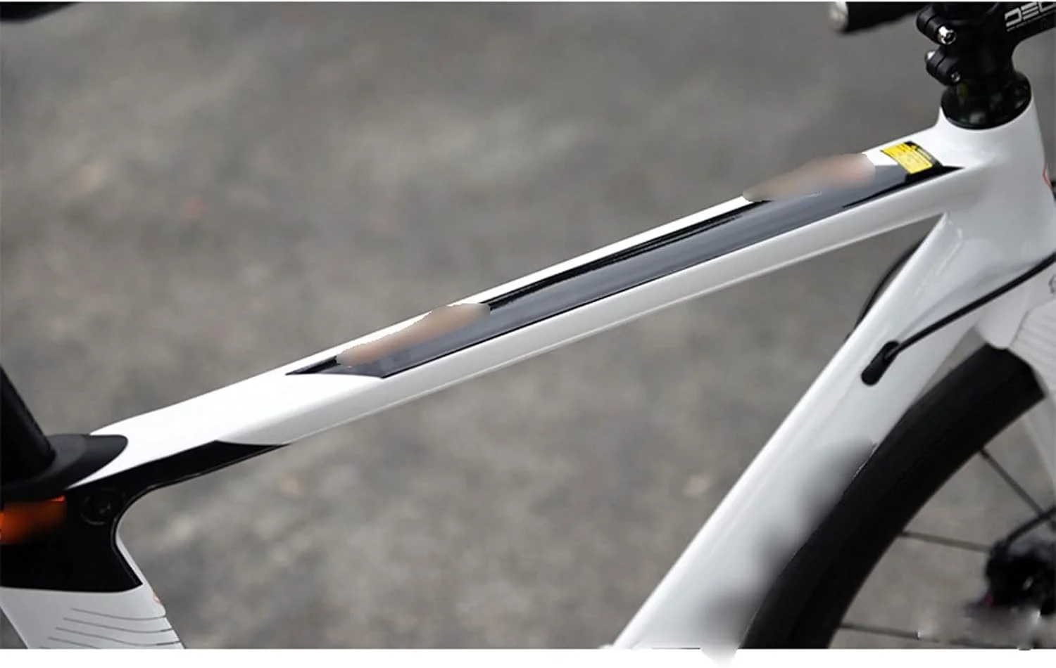 دوچرخه کوهستانی کربنی، فریم کربنی محور از طریق دوشاخ کربنی، مناسب برای همه