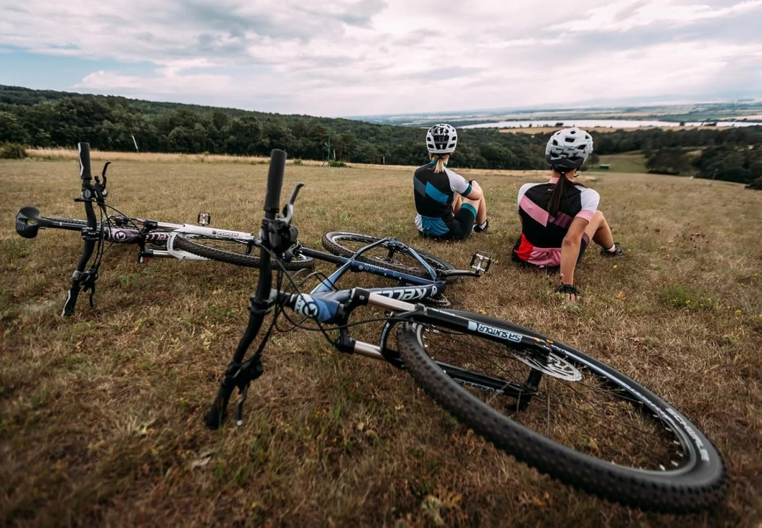 دوچرخه کوهستان زنانه کلیز Vanity 50 Ultraviolet سایز 27.5 اینچ - ترمز دیسکی هیدرولیک، شیمانو 24 سرعته، دوشاخ کمک فنر SR Suntour - ULTRAVOILET/SKY BLUE - S/M