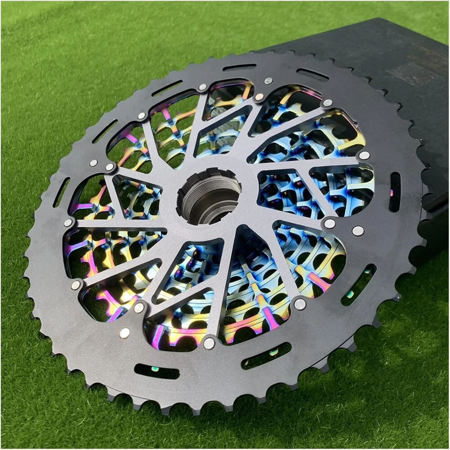 خودرو خلاص کن Evikoo دنده 11S 12 سرعته 9-50T XD MTB، خودرو خلاص کن فولادی K7 مناسب دوچرخه کوهستان 11 و 12 سرعته (رنگ: زنجیر طلایی 11 سرعته، سایز: مشکی)