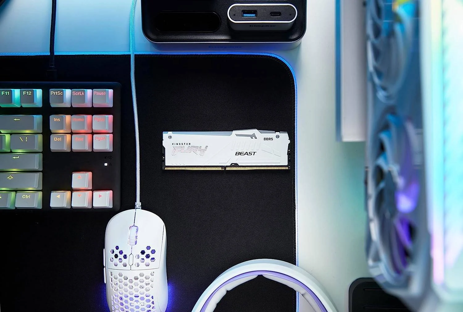 حافظه رم دسکتاپ کینگستون Fury Beast RGB با ظرفیت 32 گیگابایت (2 عدد 16 گیگابایتی) DDR5، سرعت 5200MT/s، CL40 DIMM، Intel XMP 3.0، فناوری همگام سازی مادون قرمز، پایداری اورکلاک، کیت 2 عددی، سفید | KF552C40BWAK2-32 حافظه رم دسکتاپ کینگستون Fury Beast RGB با ظرفیت 32 گیگابایت (2 عدد 16 گیگابایتی) DDR5، سرعت 5200MT/s، CL40 DIMM، Intel XMP 3.0، فناوری همگام سازی مادون قرمز، پایداری اورکلاک، کیت 2 عددی، سفید | KF552C40BWAK2-32